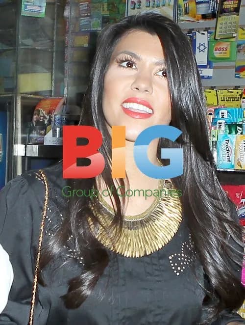 Kardashian Sisters Stop by Newsstand