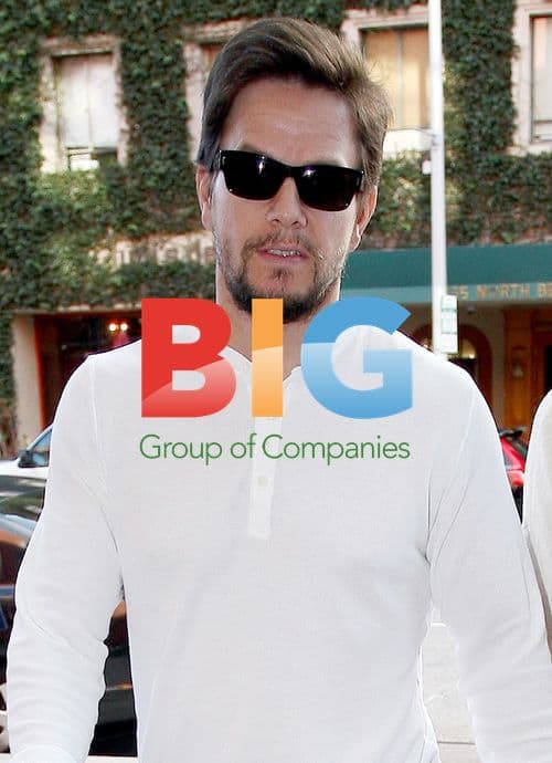 Mark Wahlberg and Rhea Durham Shopping