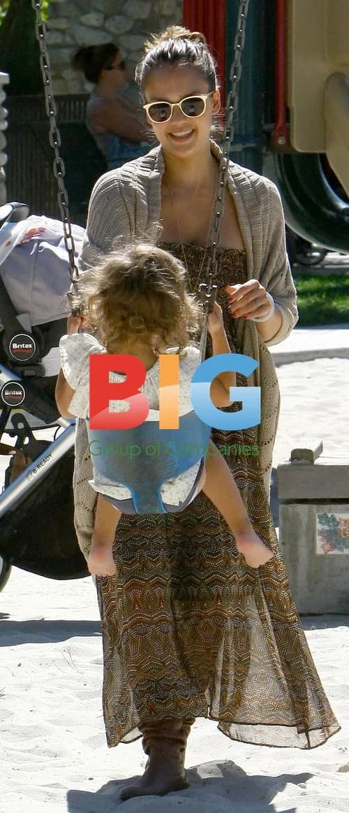 Jessica Alba and Daughter Haven at Park