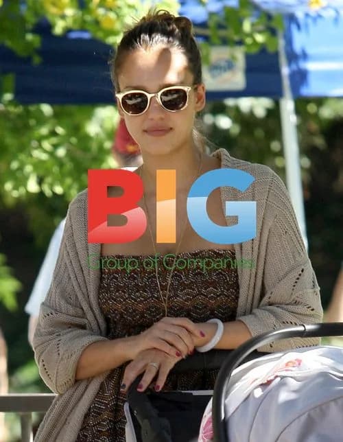 Jessica Alba and Family at the Park