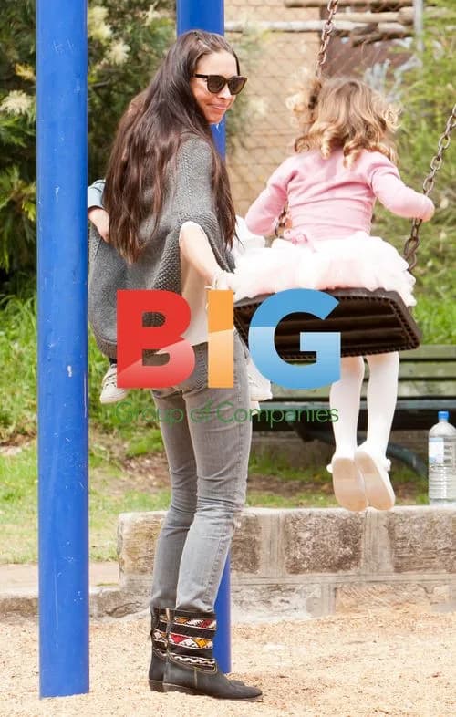 Erica Packer with Kids at Sydney Park