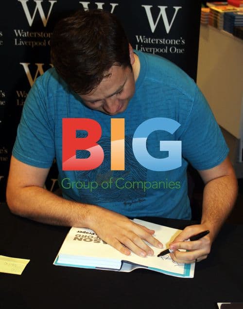 Jason Manford Signs Autobiography