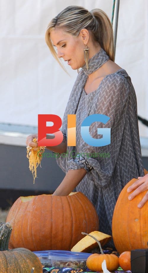 Heidi Klum Smiling at Pumpkin Patch