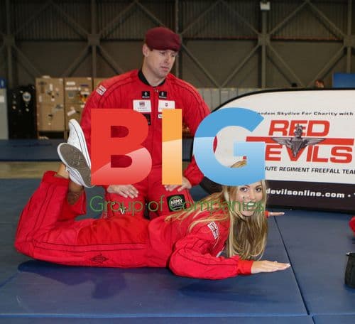 Alize Lily Mounter Trains for Tandem Skydive