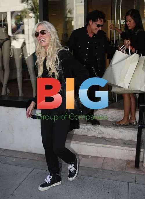 Michaele Salahi and Neal Schon Shopping