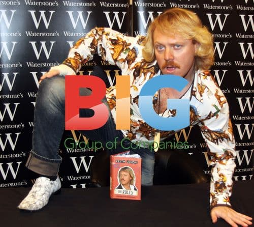 Leigh Francis (Keith Lemon) signs book