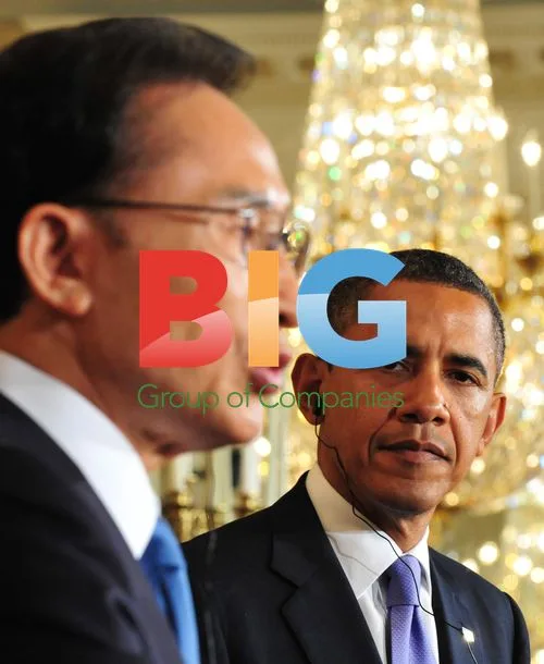 Obama and Lee Myung-bak meet in the Oval Office