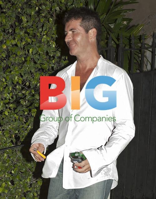 Simon Cowell leaves Miami restaurant