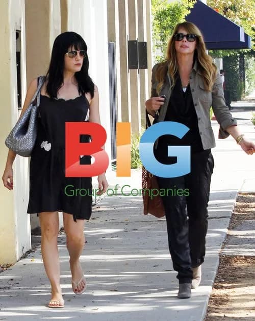 Selma Blair Stops for Lunch in LA