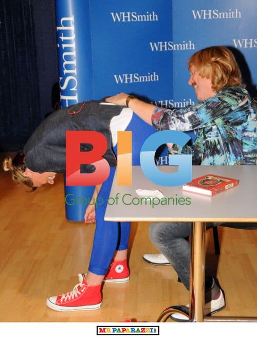 Keith Lemon Signs New Book in Glasgow