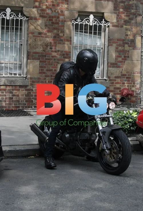 Justin Theroux Riding Bike in NYC