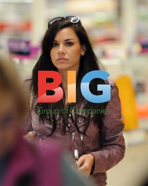 Imogen Thomas Shopping in London