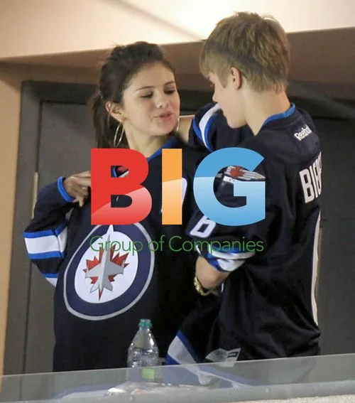 Justin Bieber and Selena Gomez at NHL Game