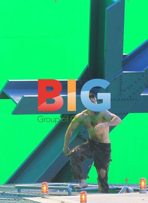 Henry Cavill on 'Superman' movie set