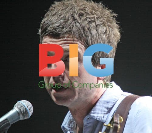 Noel Gallagher Performs Live at Manchester Apollo