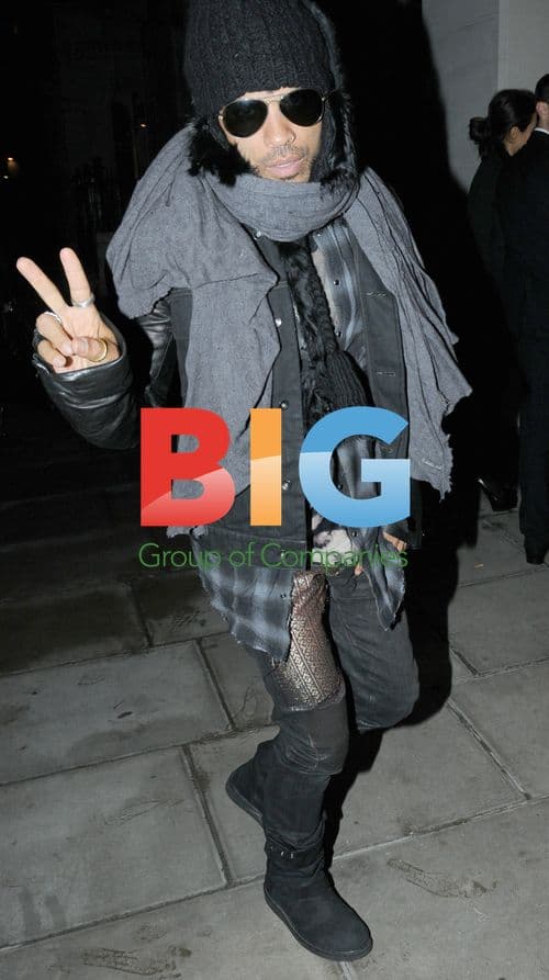 Lenny Kravitz Leaves London Hotel