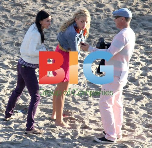 Courteney Cox and Busy Philipps filming 'Cougar Town'