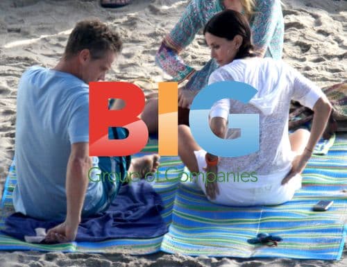 Courteney Cox and 'Cougar Town' Cast Filming in Malibu