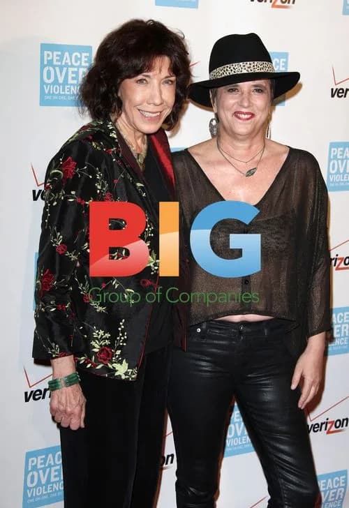 Lily Tomlin and Eve Ensler at Humanitarian Awards