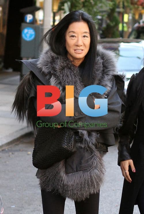 Leighton Meester on Gossip Girl set