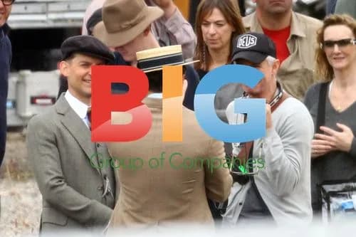 Tobey Maguire & Leonardo DiCaprio on Gatsby set