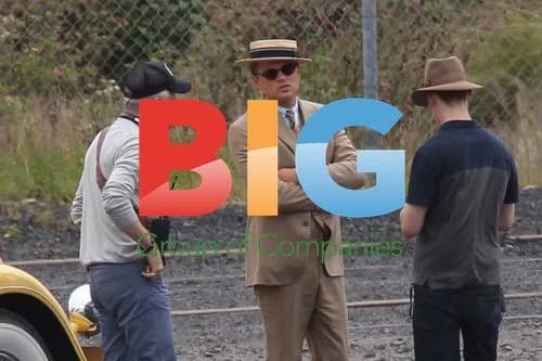 Tobey Maguire and Leonardo DiCaprio on Gatsby set