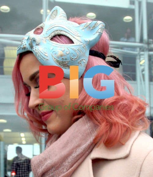 Katy Perry leaves Manchester radio station