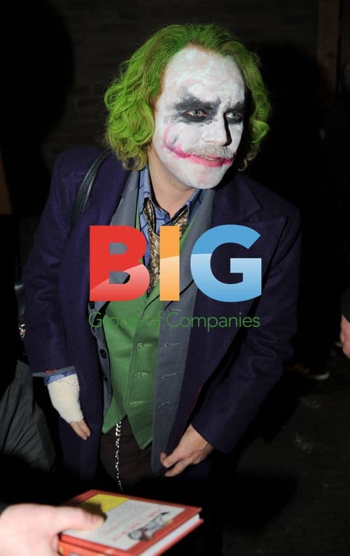 Keith Lemon Signs 'The Rules' Book