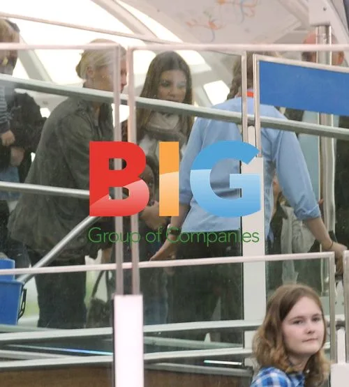 Brad Pitt and Angelina Jolie with children at London Eye