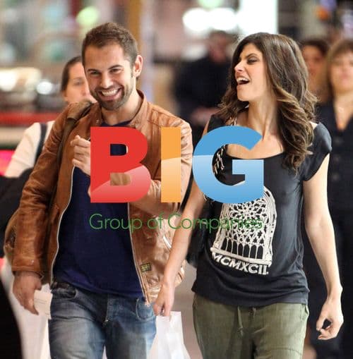 Daniel MacPherson and Zoe Ventoura at Sydney Airport