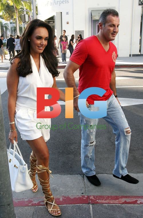 Tamara Ecclestone shopping with boyfriend