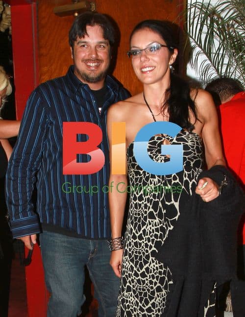 Adrianne Curry Dinner with Mystery Man