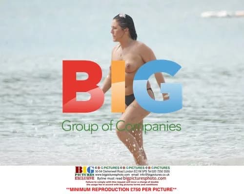 Jessie Wallace on Caribbean holiday