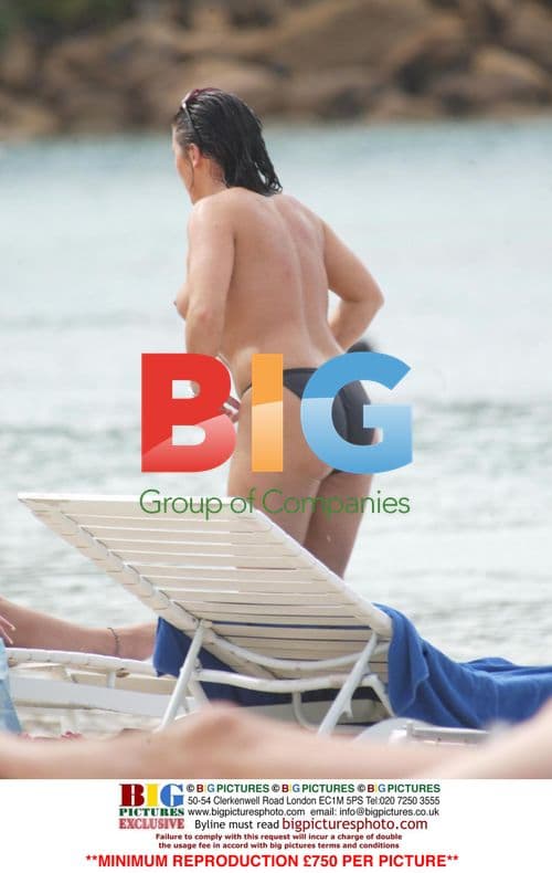 Jessie Wallace Takes Caribbean Holiday