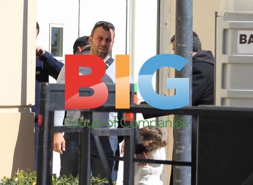 Ricky Martin and Boyfriend Backstage with Kids