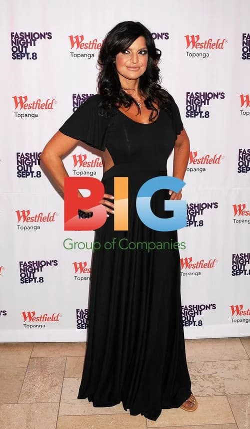 Jennifer Gimenez at Fashion Night Out 2011