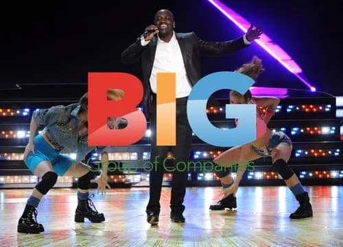 Akon Performs at 63rd Primetime Emmys