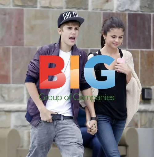Justin Bieber and Selena Gomez Shopping