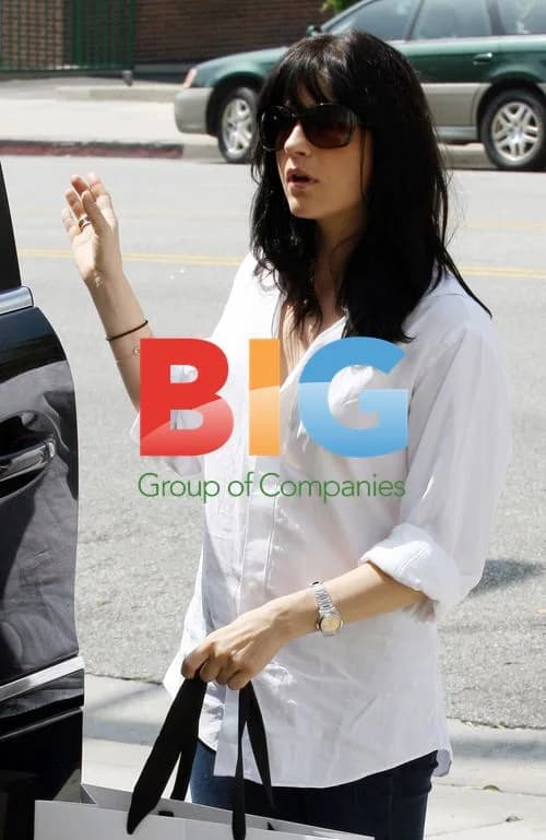 Selma Blair Visits Victoria Beckham