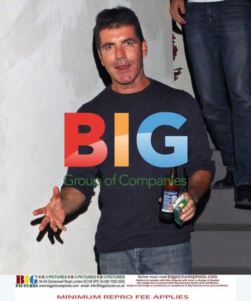 Simon Cowell Leaves Friend's House