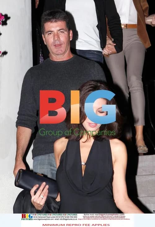 Simon Cowell Leaves Friend's House