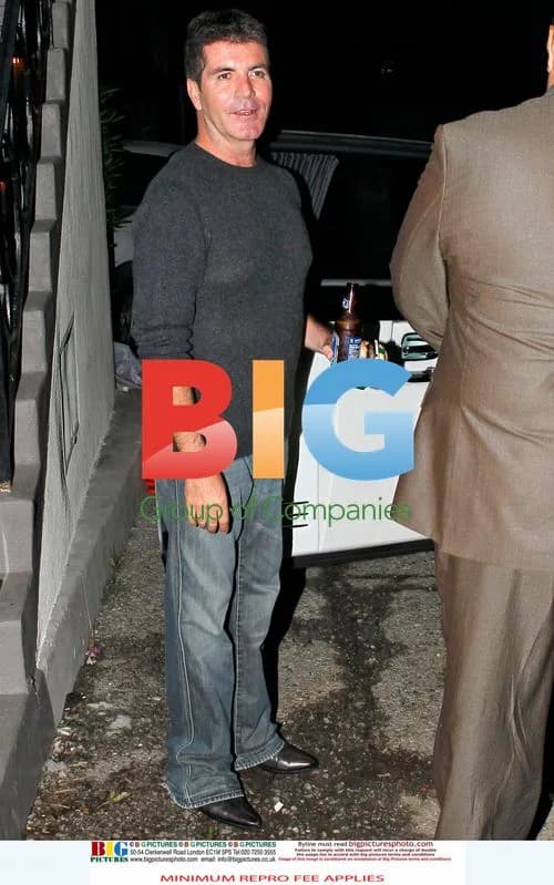 Simon Cowell Leaves Friend's House