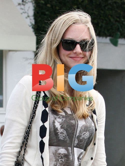 Amanda Seyfried Shopping in Beverly Hills
