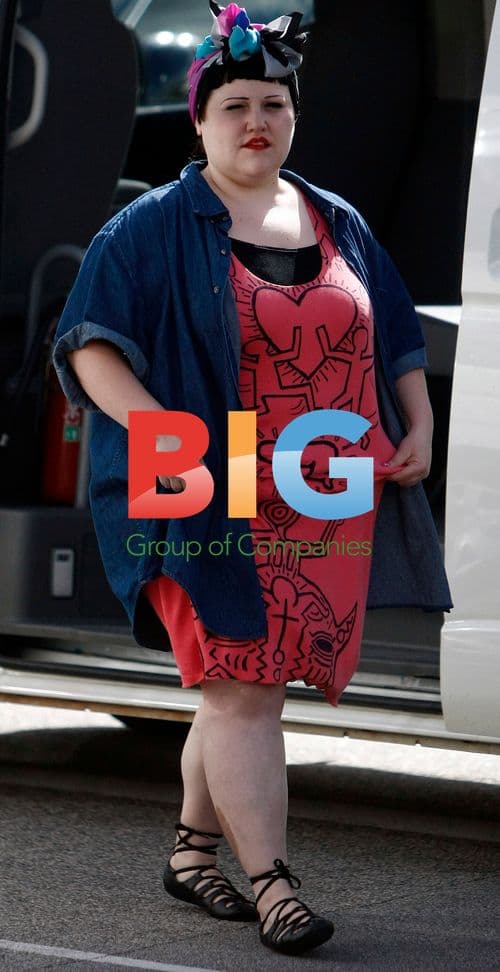 Beth Ditto and Gossip at Perth Airport