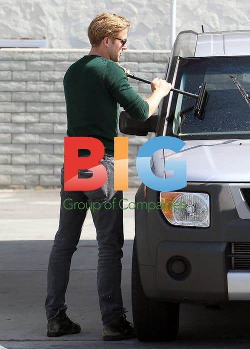 Ryan Gosling Washing Car Windscreen