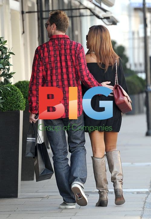 Maximillion Cooper and Eve Shopping in London