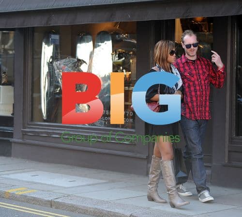 Maximillion Cooper and Eve Shopping in Chelsea