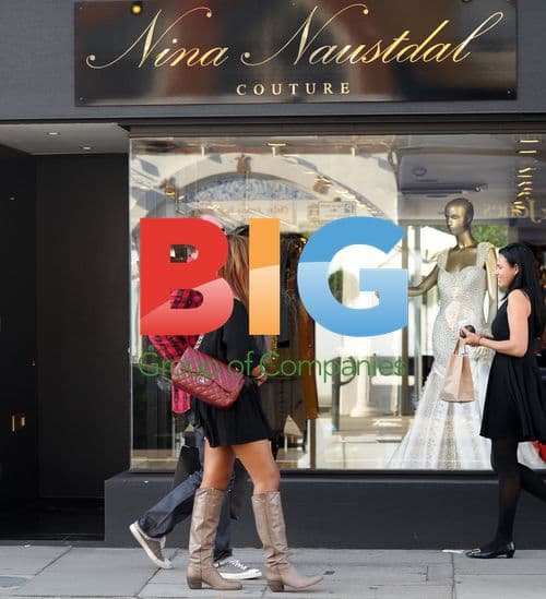 Maximillion Cooper and Eve shopping in London