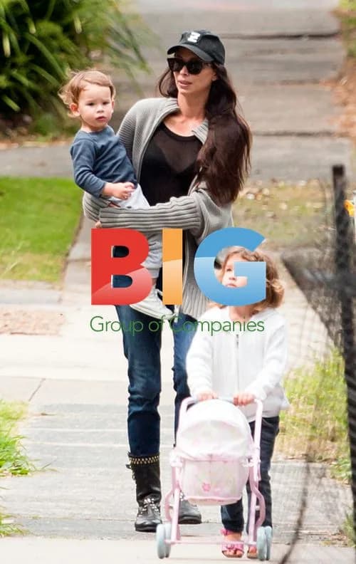 Erica Packer with children Indigo and Jackson