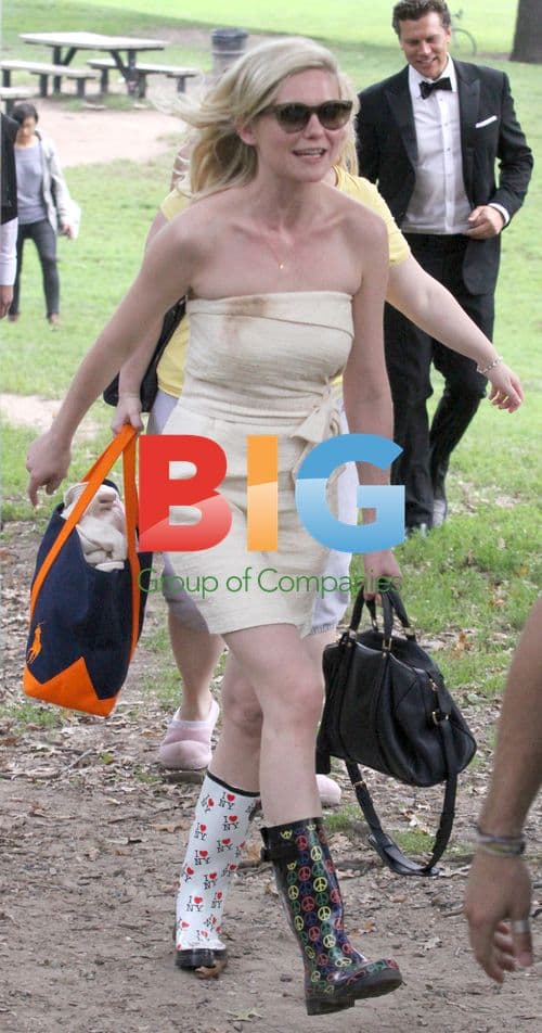 Kirsten Dunst on Set of 'Bachelorette'